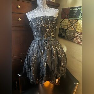 Chic Black Lace Strapless Mini Dress